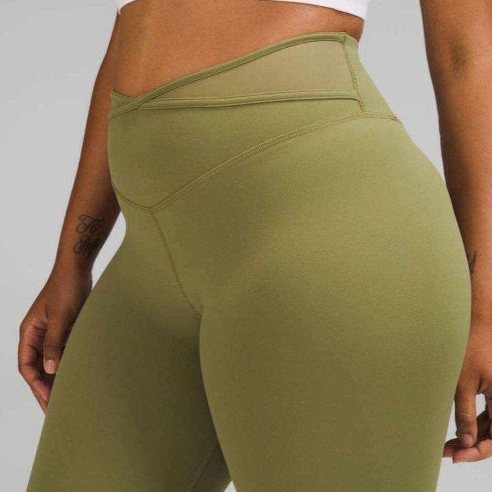 Lululemon Nulu and Crisscross Mesh Stirrup Tight
- Bronze Green - Picture 5 of 8